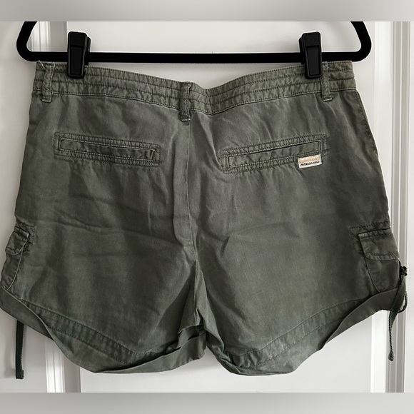 Superdry Cargo Shorts - Picture 2 of 3